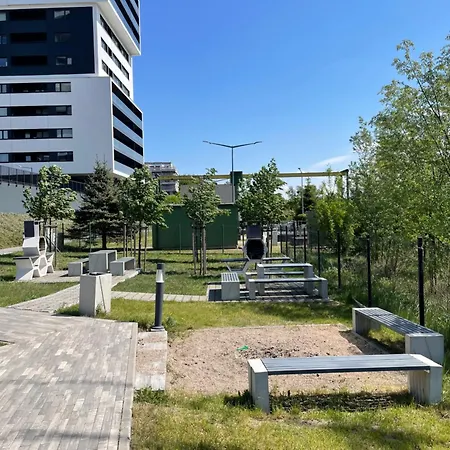 Апартаменти Aura Towers *