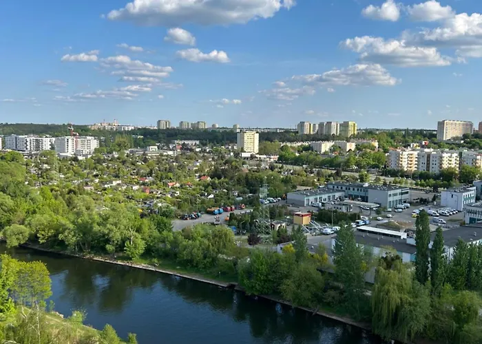 Aura Towers 아파트 *